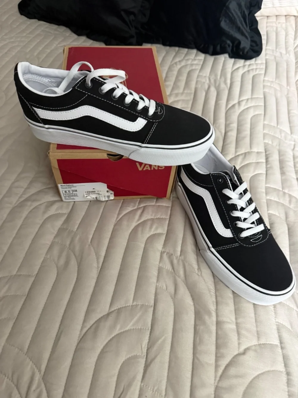 Nwt old skool platform vans